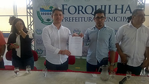 Ação do Sindicato APEOC: Prefeitura de Forquilha promete 60% do Fundef aos professores