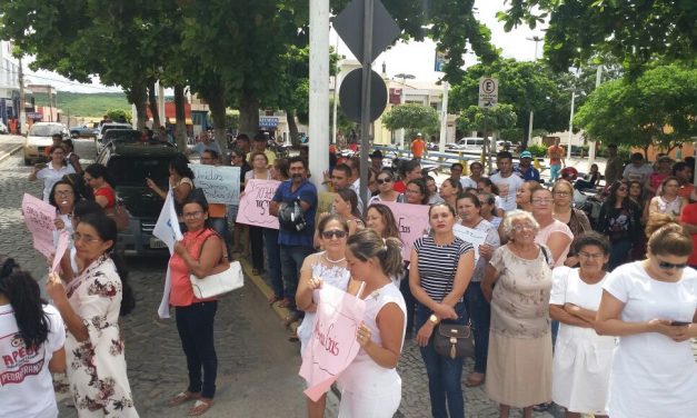 Pedra Branca: Categoria faz manifestação e cobra destinação do precatório do Fundef para Magistério
