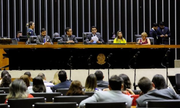 PRECATÓRIOS DO FUNDEF: Sindicato APEOC participa de Audiência Pública na Câmara Federal