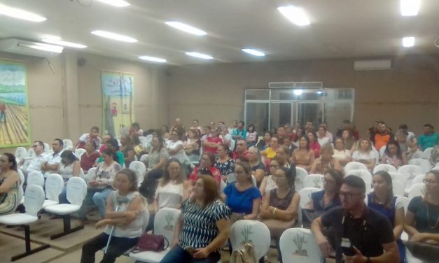 TAUÁ: APEOC DEFENDE 60% DO PRECATÓRIO DO FUNDEF PARA O MAGISTÉRIO EM AUDIÊNCIA PÚBLICA