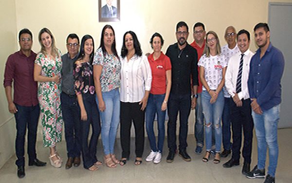 SANTANA DO CARIRI: APEOC E PREFEITURA DISCUTEM PLANO DE CARREIRA, PRECATÓRIOS DO FUNDEF E LICENÇAS