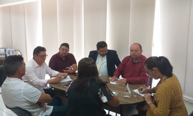 CARIDADE: APEOC DISCUTE REAJUSTE, PRECATÓRIO DO FUNDEF, PREVIDÊNCIA, AMPLIAÇÃO E RATEIO DO FUNDEB