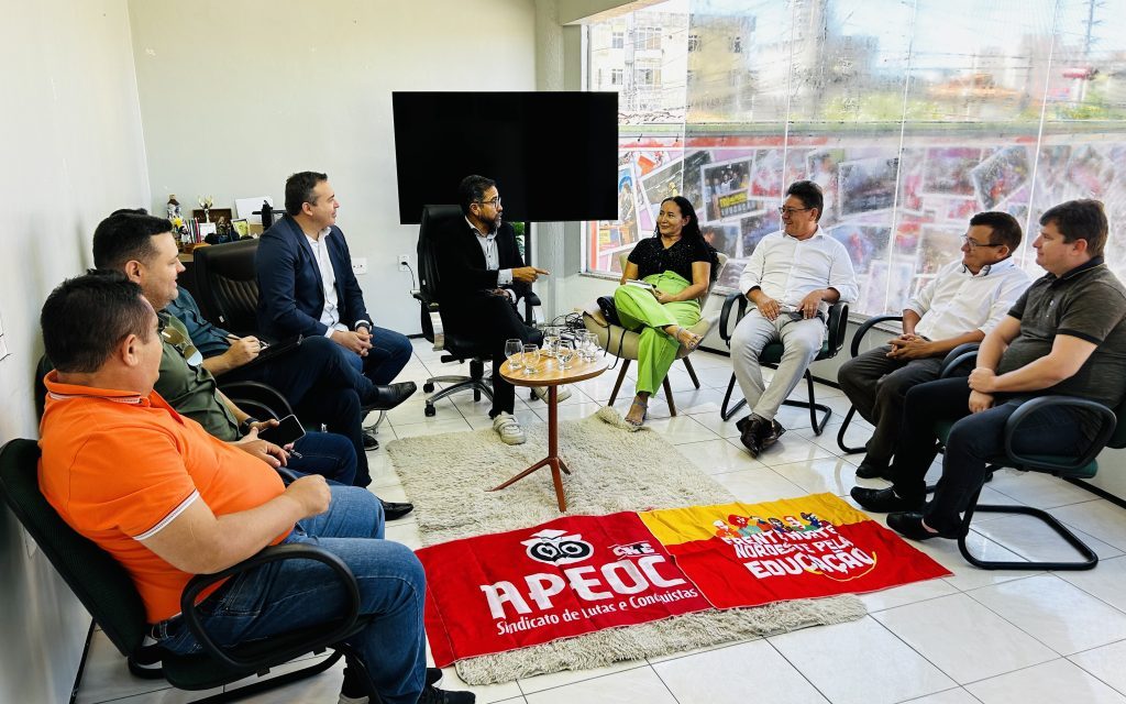ARNEIROZ: COMISSÃO MUNICIPAL SE REÚNE COM PRESIDENTE ESTADUAL DA APEOC E DISCUTE HONORÁRIOS ADVOCATÍCIOS DO PRECATÓRIO DO FUNDEF