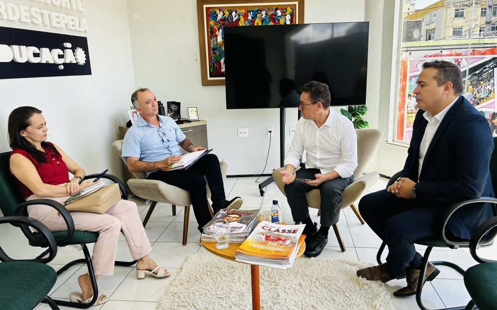 VICE-PRESIDENTE SE REÚNE COM COMISSÃO MUNICIPAL DE SANTANA DO ACARAÚ PARA TRATAR DO PRECATÓRIO DO FUNDEF