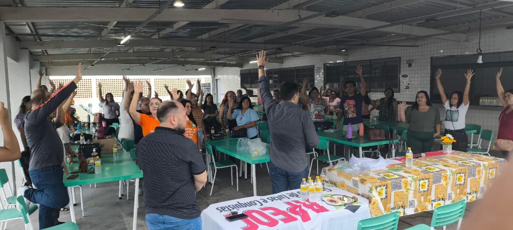 PACATUBA: APEOC PROMOVE ASSEMBLEIA COM A CATEGORIA E APROVA ATUAÇÃO DO SINDICATO NAS AÇÕES DO FUNDEF, FUNDEB E PREV-FUNDEB