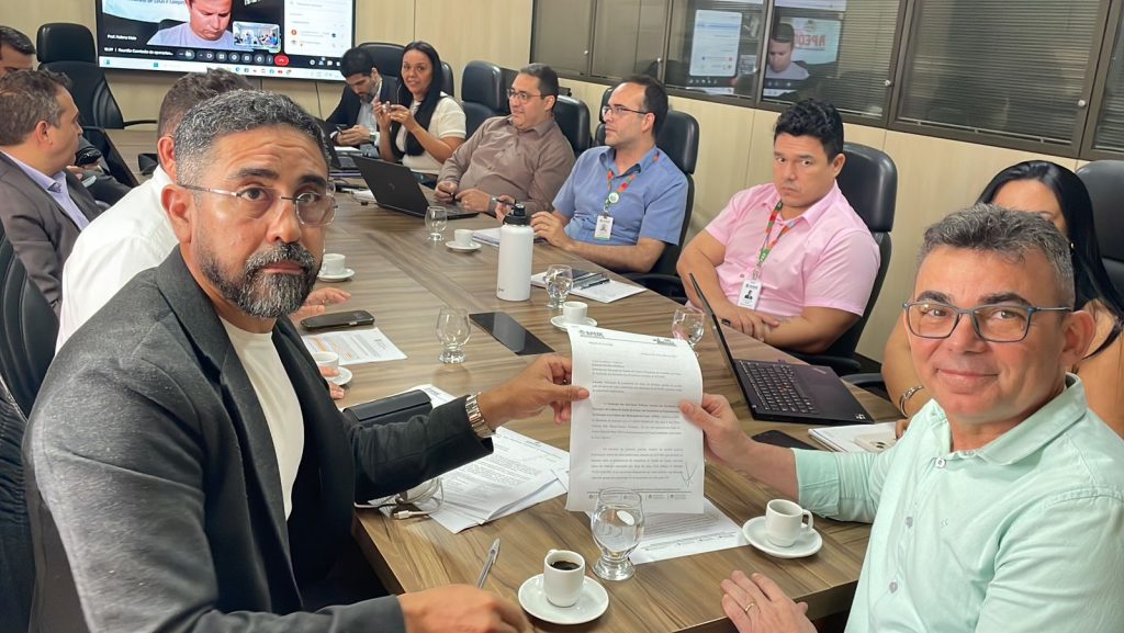 PRECATÓRIOS DO FUNDEF DA REDE ESTADUAL: COMISSÃO TÉCNICA SE REÚNE E SINDICATO APEOC COBRA AGILIDADE E TRANSPARÊNCIA NO PAGAMENTO DA 4ª PARCELA