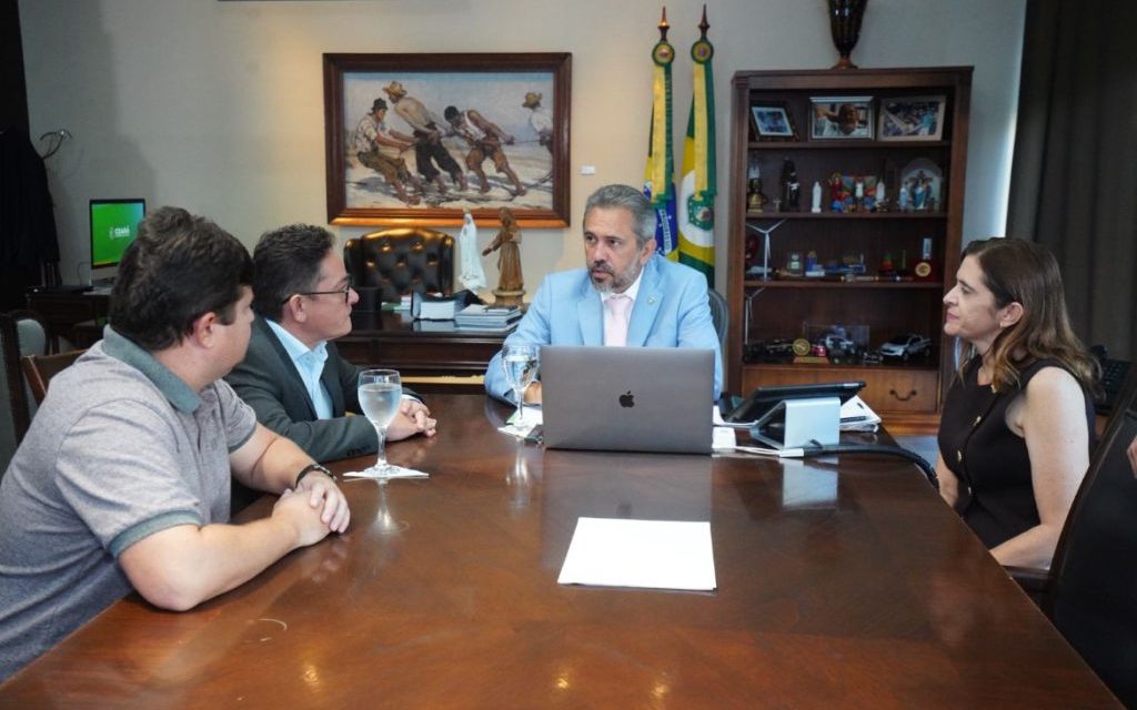 PRECATÓRIOS DO FUNDEF: PAGAMENTO DA QUARTA PARCELA NA FOLHA DE AGOSTO É CONQUISTA DA LUTA POLÍTICA, SINDICAL E JURÍDICA DA APEOC E DA MESA DE NEGOCIAÇÃO