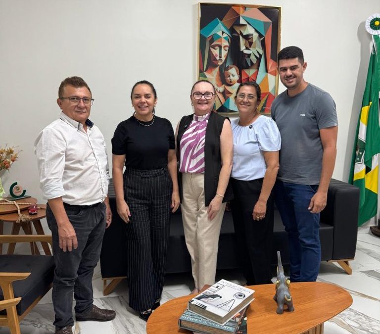 PEDRA BRANCA: APEOC PARTICIPA DE REUNIÃO COM GESTÃO MUNICIPAL E AVANÇA NAS TRATATIVAS SOBRE PRECATÓRIOS DO FUNDEF